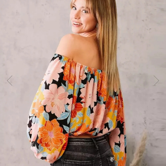 Willow and Root from buckle off shoulder floral sheer top. Side medium - Picture 2 of 11